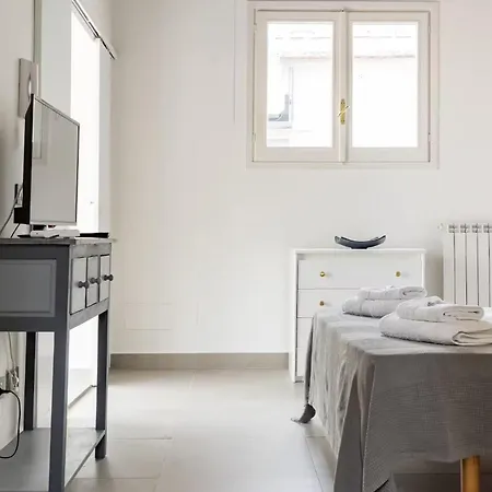 Modern Cozy Near The Colosseum In Rome