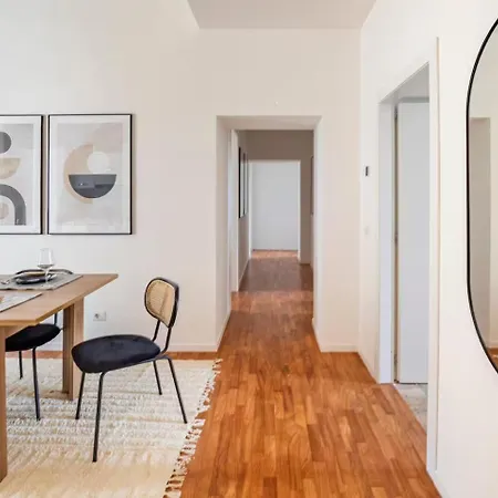 Modern Cozy Near The Colosseum In 4* Rome
