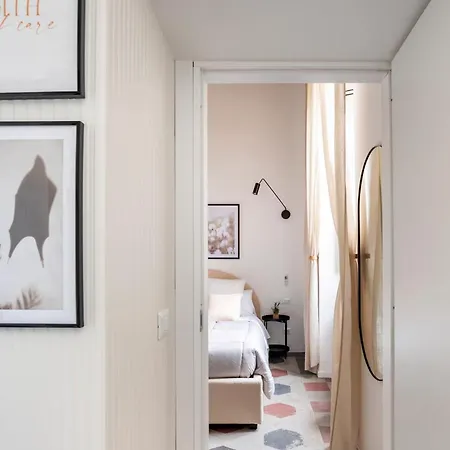 Modern Cozy Near The Colosseum In Rome