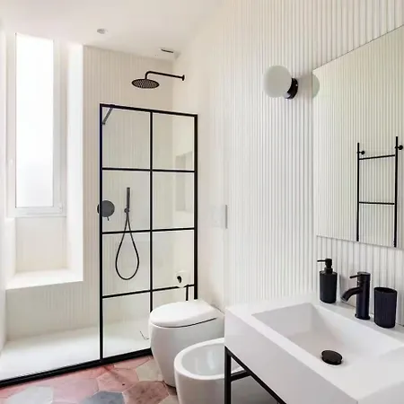 Modern Cozy Near The Colosseum In Rome
