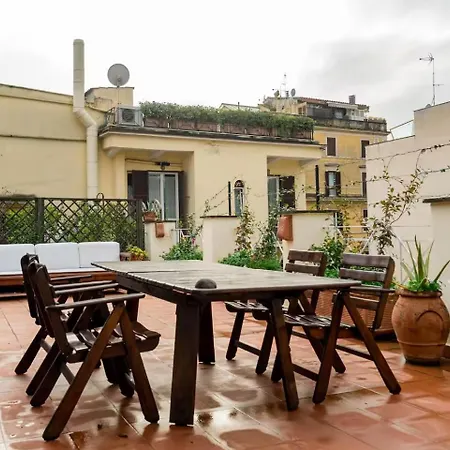 Modern Cozy Near The Colosseum In 4* Rome
