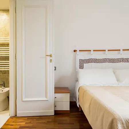 Modern Cozy Near The Colosseum In 4* Rome