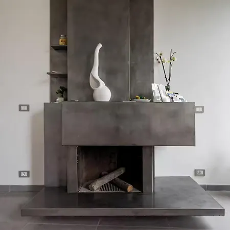 Modern Cozy Near The Colosseum In Maison d'hôtes Rome