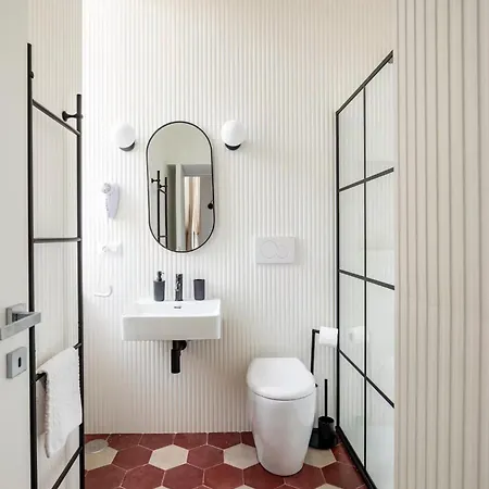 Modern Cozy Near The Colosseum In 4* Rome